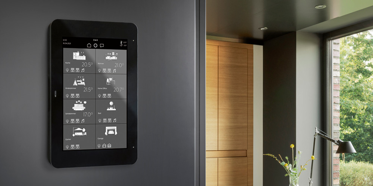 JUNG Smart Panel 8 bei Elektro-Brüderle GmbH in Bodenheim