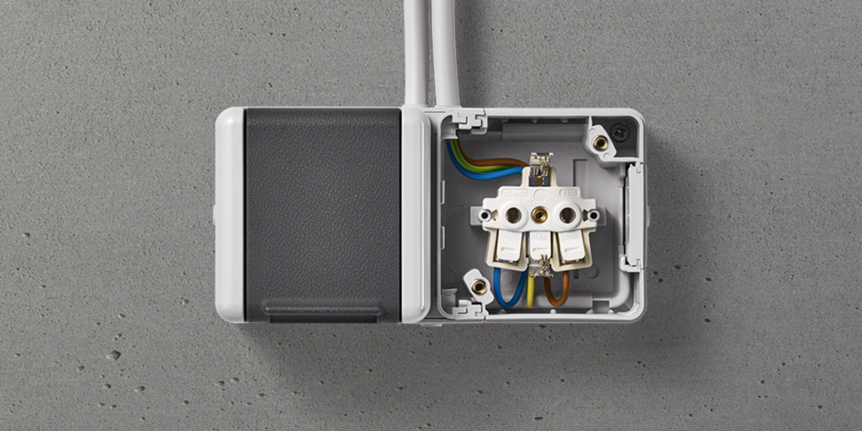 Doppelsteckdose mit Trennsteg bei Elektro-Brüderle GmbH in Bodenheim